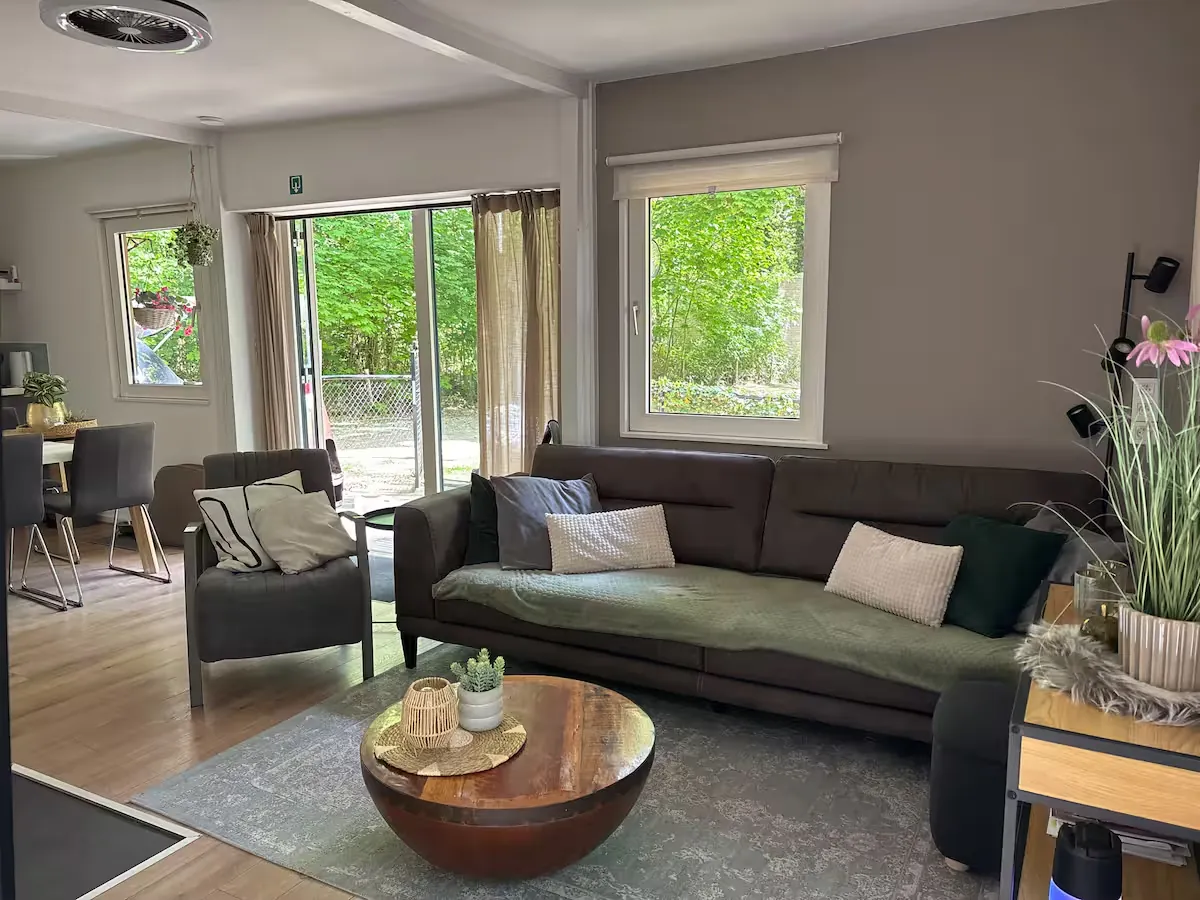 Woonkamer van Chalet Groenrust met zithoek